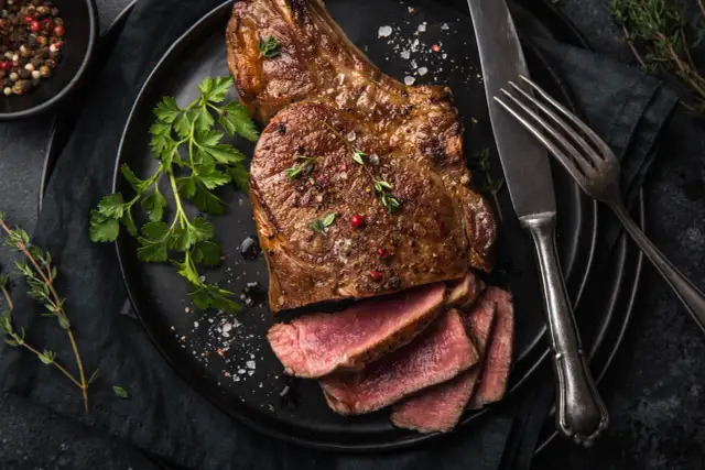 Wołowina: Odkryj sekrety idealnych dań. Przepisy krok po kroku
