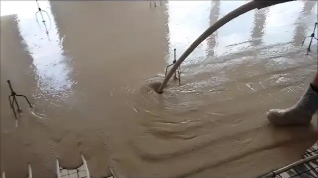 Jak długo podlewać wylewkę z miksokreta, aby uniknąć pęknięć?