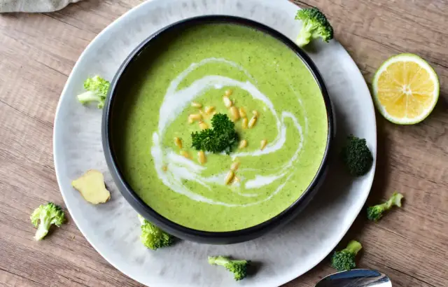 Schnelle Brokkolicremesuppe: Einfaches Rezept für Genuss & Gesundheit
