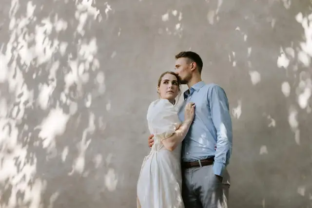 Jak wybrać fotografa ślubnego? Przewodnik po idealnych zdjęciach