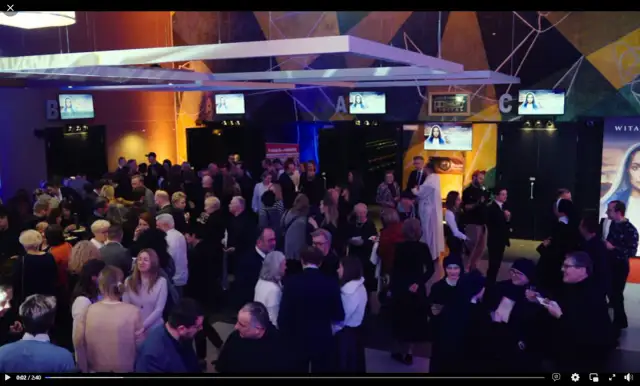 Gdzie można obejrzeć film Gość online? Sprawdź najlepsze opcje!