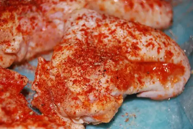 Ile kalorii ma skrzydełko z kurczaka? Zaskakujące fakty o kaloriach