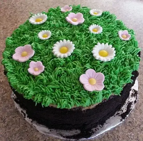 Jadalna trawa na torcie: 3 sprawdzone metody i perfekcyjny efekt