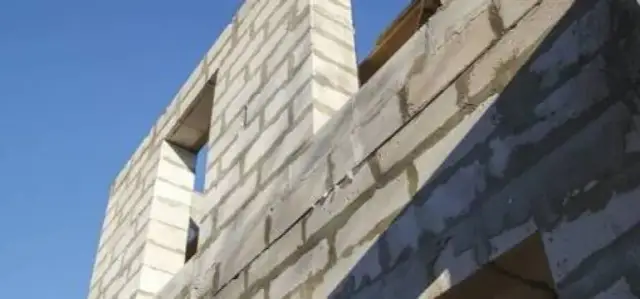 Jaką zaprawę do murowania suporeksu wybrać, by uniknąć problemów?