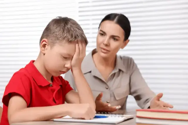 Jak pomóc dziecku z dysleksją? Skuteczne metody wsparcia i nauki