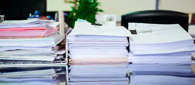 Co potrzebne do sprzedaży mieszkania? Kluczowe dokumenty i porady