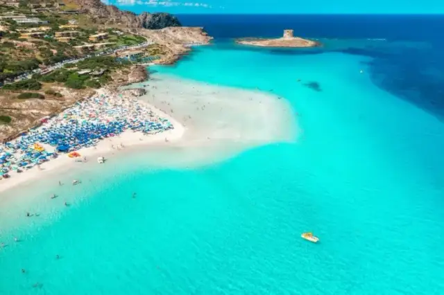 Sardynia: Jakie morze? Odkryj Karaibskie wody i rajskie plaże!