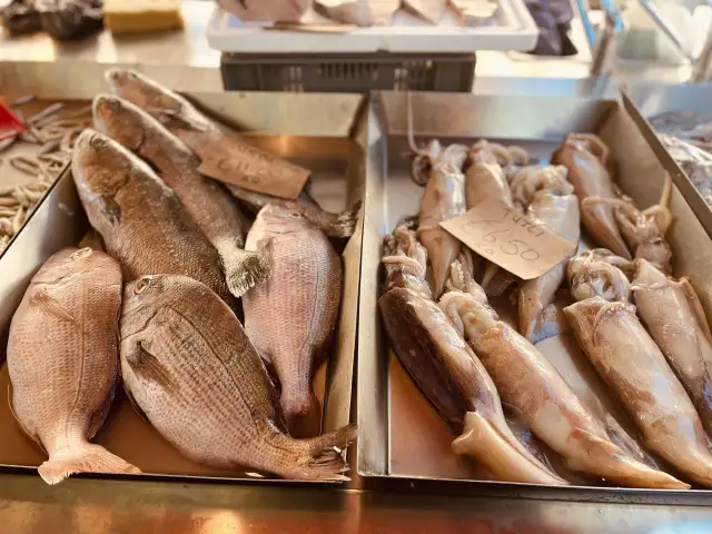 Gdzie zjeść w Marsaxlokk? Odkryj najlepsze restauracje z owocami morza