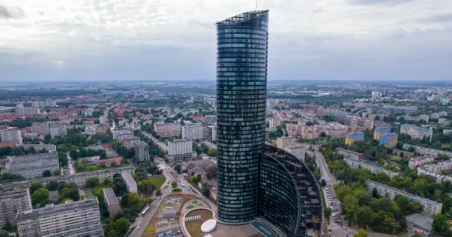 Najwyższy budynek we Wrocławiu – ile ma pięter i co warto wiedzieć?