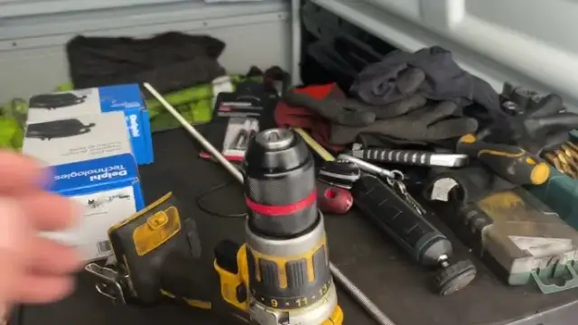 Jak łatwo wymienić głowicę w wiertarce - 5 prostych kroków