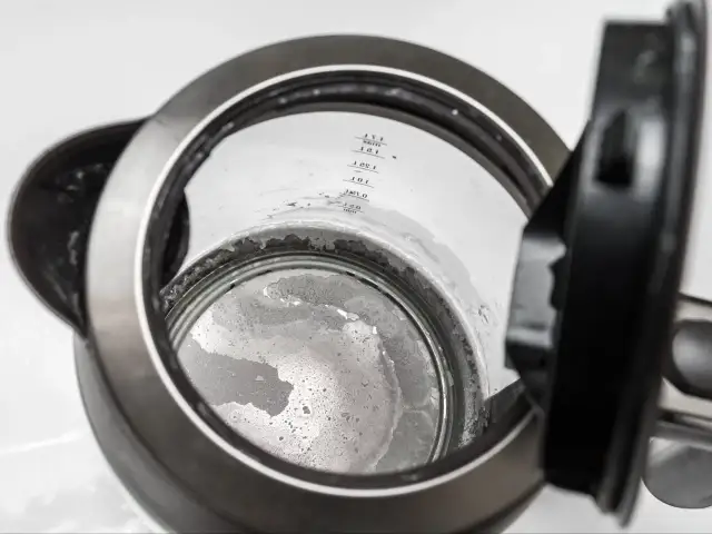 Jak odkamienić czajnik coca cola i pozbyć się kamienia skutecznie