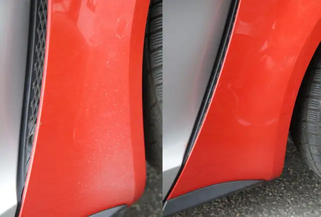 Porównanie zderzaka samochodowego: przed i po usunięciu lakieru.