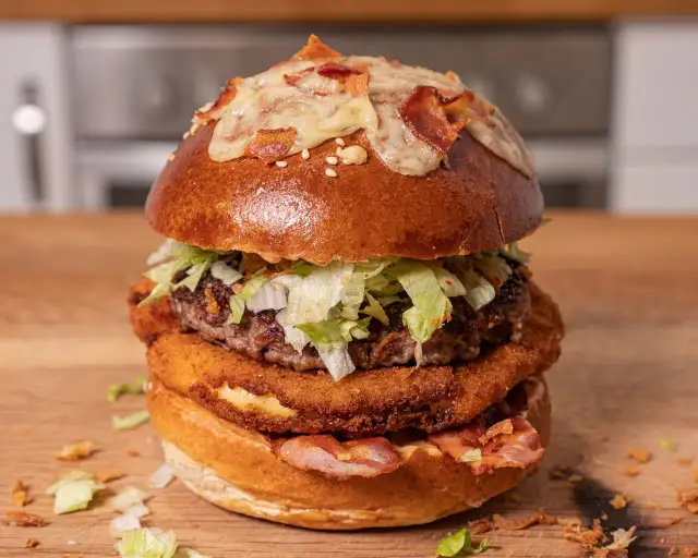 Jaki ser do burgera drwala? Odkryj idealne połączenia smaków