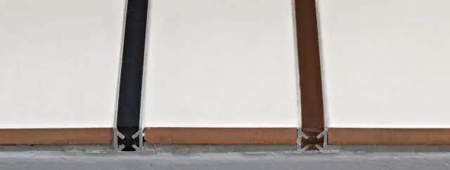 Wykończenie paneli: listwy, dylatacje i nowoczesne sekrety!