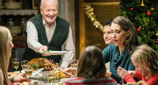 Czy obżarstwo to grzech ciężki? Odkryj, kiedy może nim być