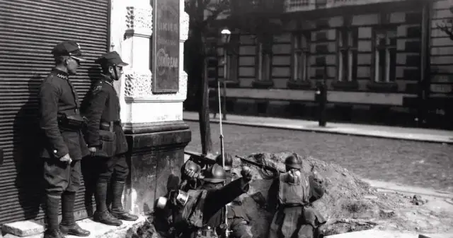 Dlaczego wybijano szyby niektórych warszawskich fotografów w czasie okupacji?