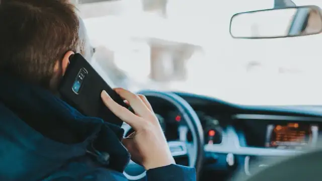 Jak połączyć telefon z samochodem przez Bluetooth Toyota Avensis T27 bez problemów