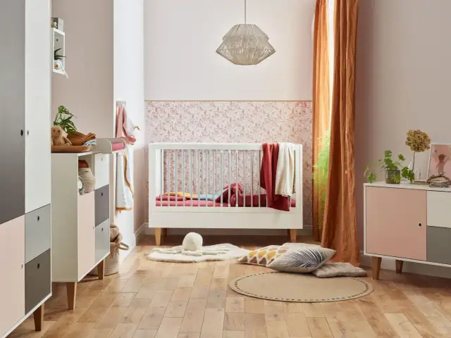 Nocowanki dla dzieci: jak bezpiecznie przygotować pierwsze spanie malucha