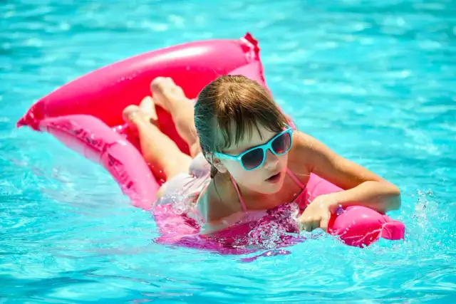 Mocny materac do pływania – jak wybrać najlepszy model dla siebie