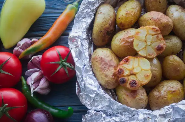 Ziemniaki: czy tuczą? Odkryj, jak jeść i wspierać odchudzanie.