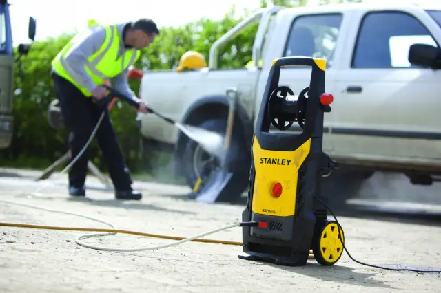 Ciśnienie wody do myjki: Klucz do mocy i trwałości. Jakie jest u Ciebie?