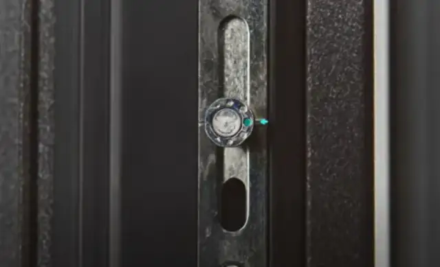 Jak ustawić docisk okna, aby uniknąć problemów z szczelnością