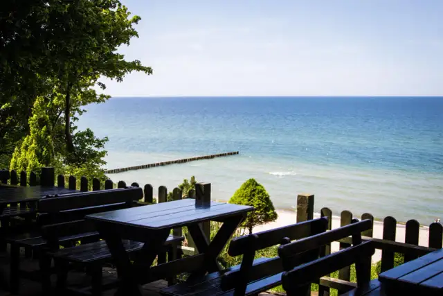 Rewal: Gdzie zjeść? Ryby, obiady domowe i kawiarnie z widokiem na morze