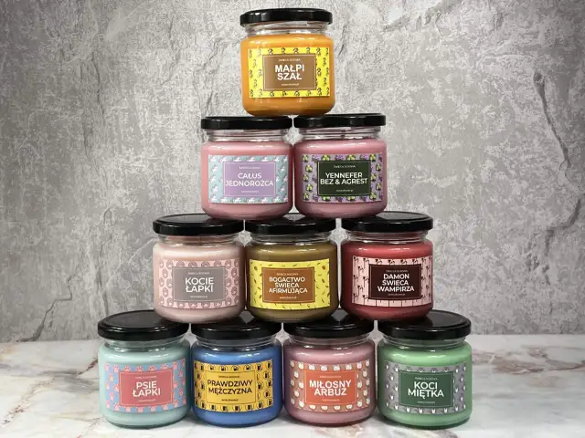 Świeczka o zapachu psich łapek – unikalny aromat dla miłośników psów