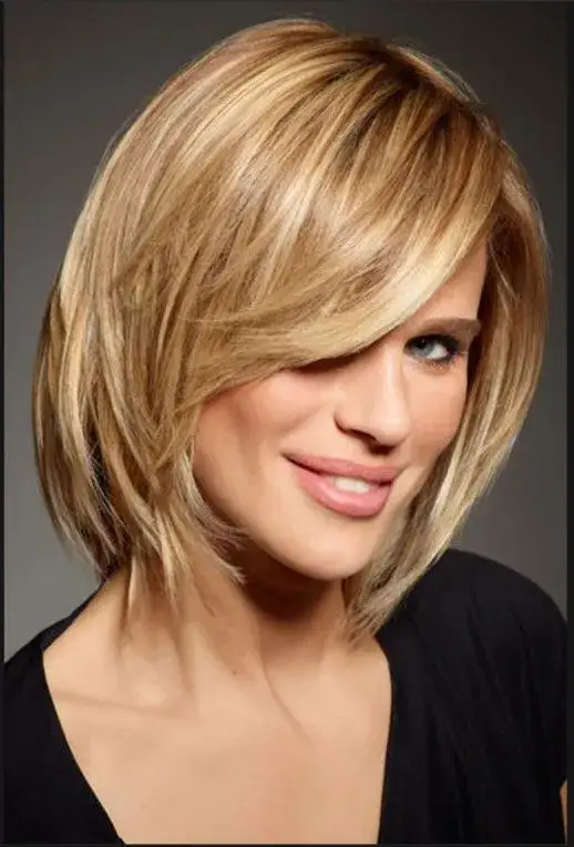 Fryzury damskie, które odmładzają: 7 trików na młodszy wygląd