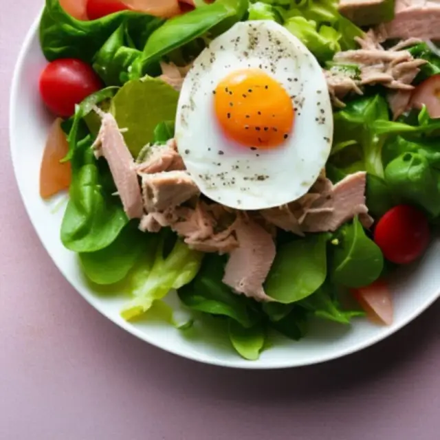 Pyszna sałatka z tuńczykiem w 15 minut. Prosto, zdrowo i bez wysiłku!