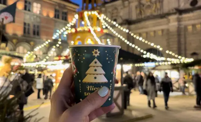 Grzaniec ile kosztuje? Ceny w różnych miastach i smaki, które zaskoczą