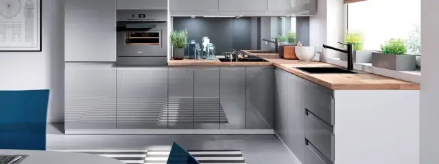 Czym myć meble lakierowane, aby ich nie uszkodzić i zachować blask?