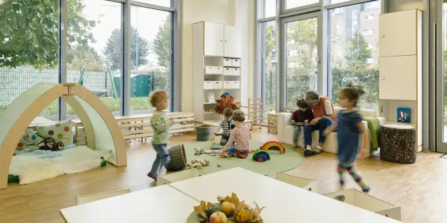 Pomysły na dzień chłopaka dla przedszkolaka – kreatywne i zabawne prezenty