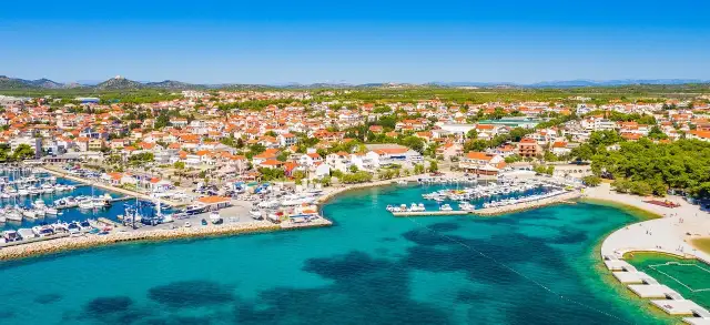 Odkryj atrakcje w Vodicach w Chorwacji, które Cię zaskoczą