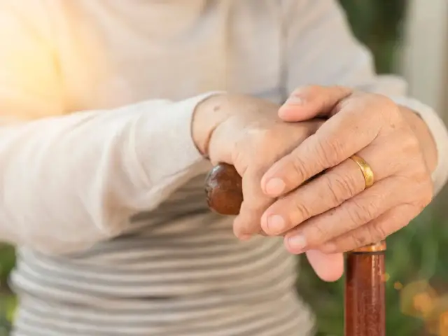 Ubezwłasnowolnienie osoby starszej ile trwa? Poznaj kluczowe informacje