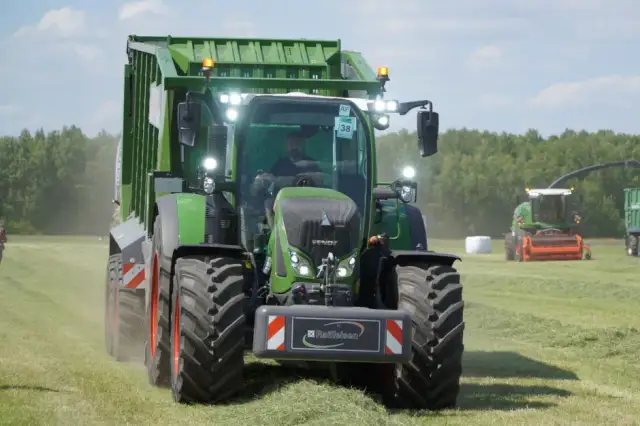 Niemiecki traktor: Jak wybrać model i efektywnie wykorzystać w pracy?