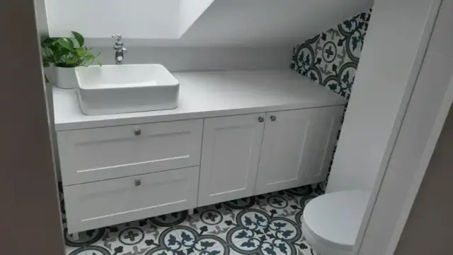 Ile kosztuje szafka łazienkowa na wymiar? Sprawdź ceny 2024