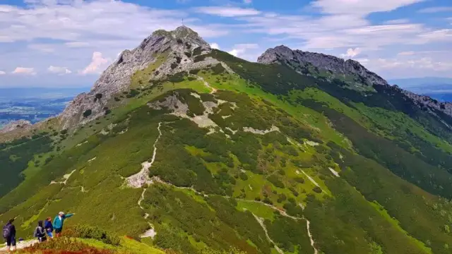 Najłatwiejszy szlak na Giewont? Bezpieczna trasa dla początkujących