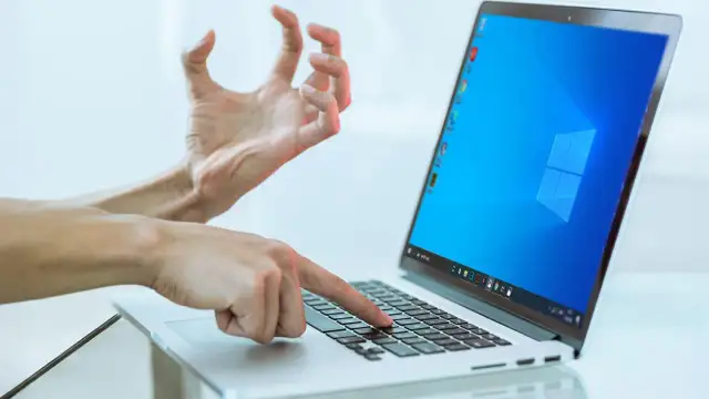 Jak włączyć laptopa Dell: proste kroki na rozwiązanie problemu z zasilaniem