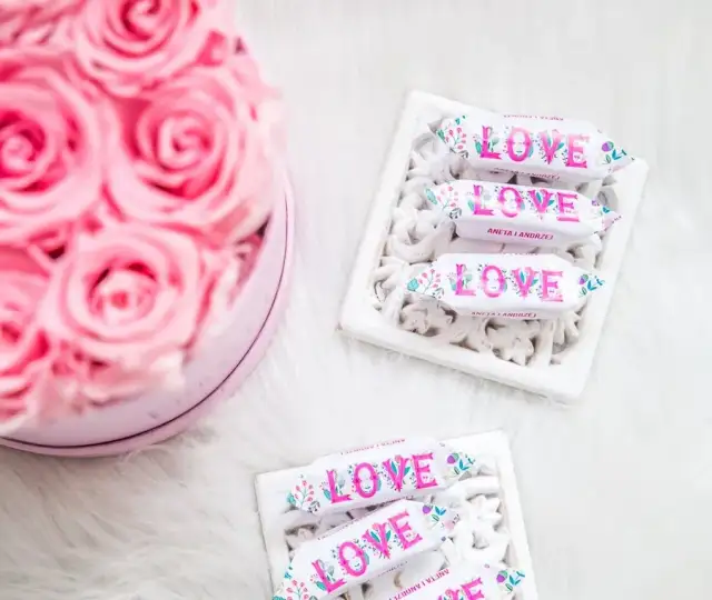 Co można kupić na 25 rocznicę ślubu, by zaskoczyć ukochaną osobę?