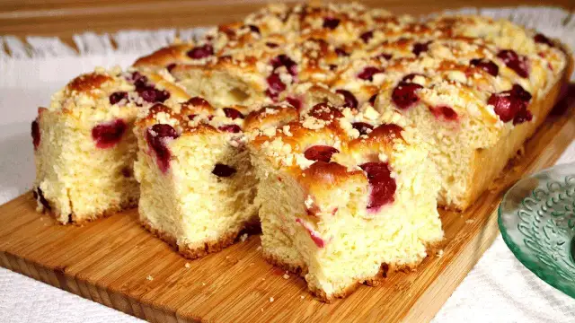 Pyszne ciasto drożdżowe z kruszonką - sprawdzone przepisy Joli