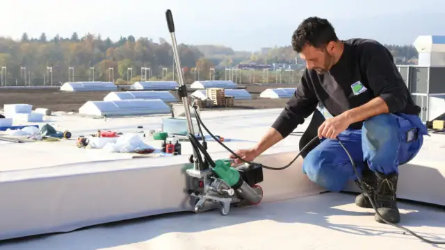 Jak zgrzać folię ogrodową: skuteczne metody i najczęstsze błędy