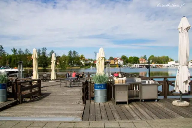 Gdzie zjeść w Iławie? Ryby, kuchnia polska i widoki na Jeziorak
