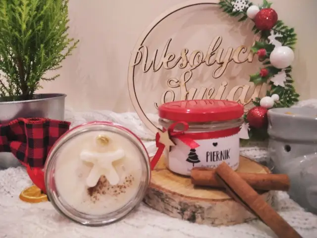 Świeczka o zapachu piernika – stwórz magiczną atmosferę w domu