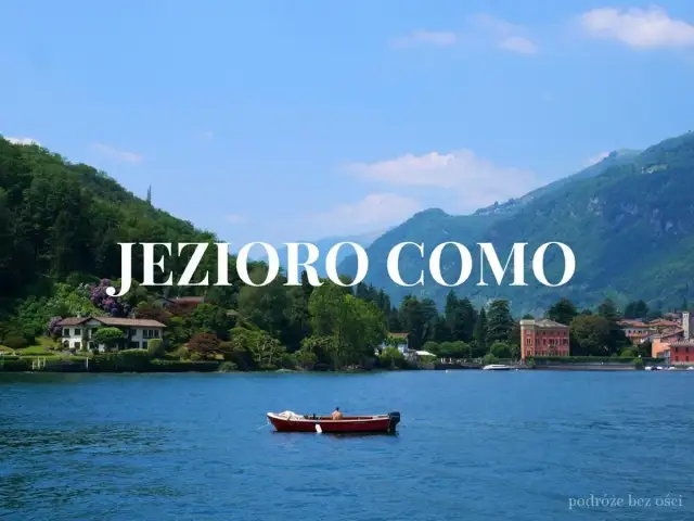 Spokojny rejs po Como. Wiosłowanie małą łódką przy brzegu z willami i zielonymi wzgórzami w tle.