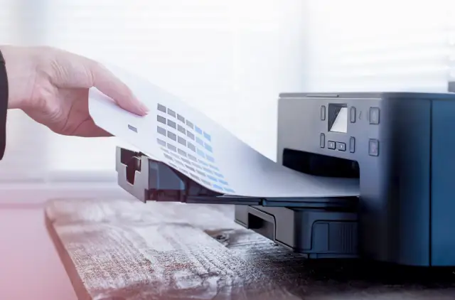 Drukarka nie drukuje? Rozwiąż problem krok po kroku!