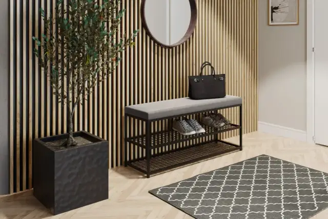 Co położyć na ścianach w przedpokoju, aby uniknąć brudów i zniszczeń?