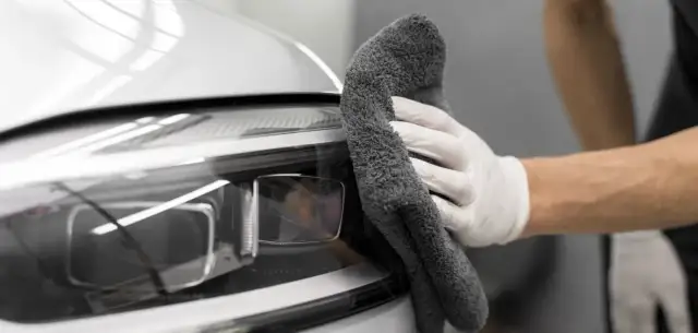 Czy warto woskować samochód na zimę? Oto kluczowe korzyści i porady