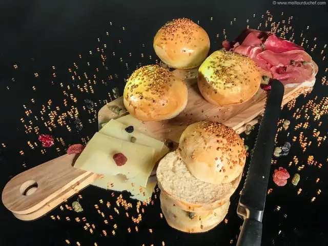 Réussir vos pains burger maison : le secret d'une mie moelleuse