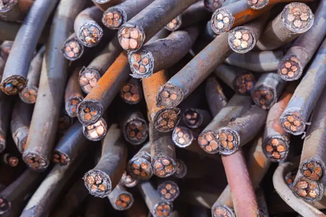 Skąd wziąć kable miedziane – najlepsze źródła i porady na zakup